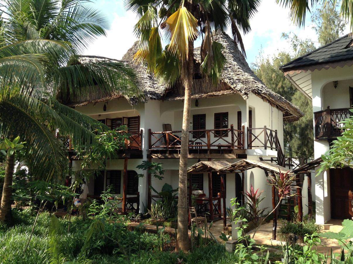 LANGI LANGI BEACH BUNGALOWS