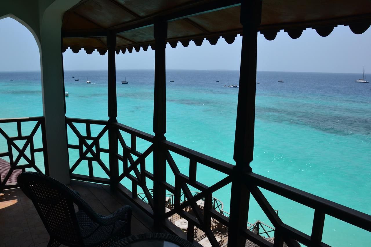 LANGI LANGI BEACH BUNGALOWS