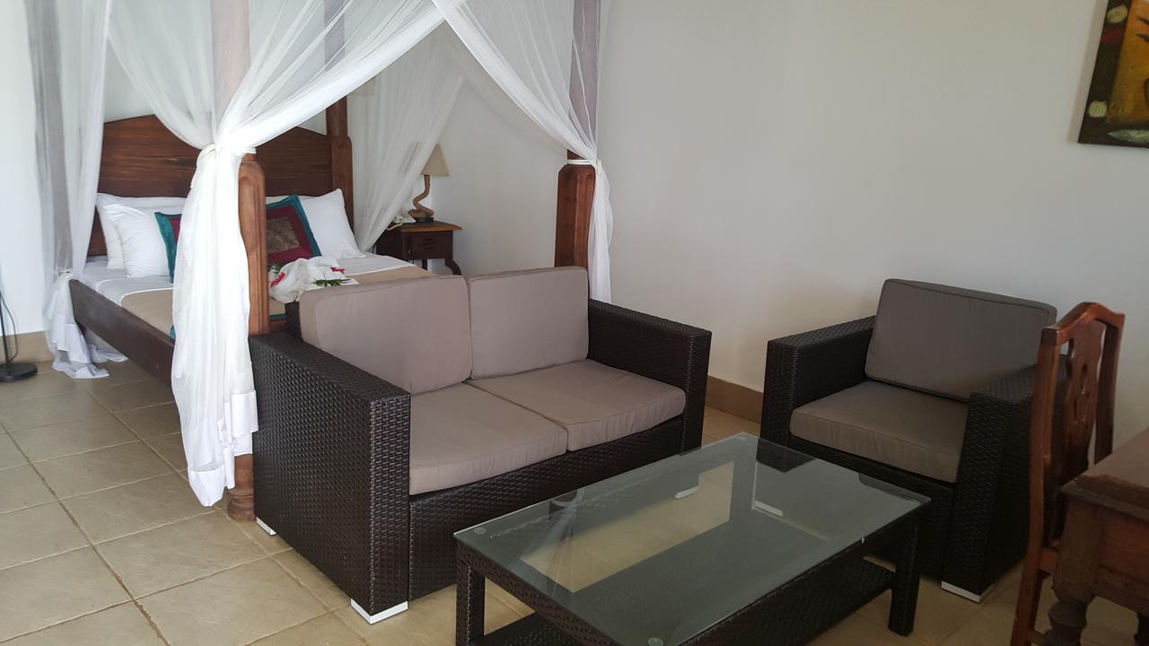 LANGI LANGI BEACH BUNGALOWS