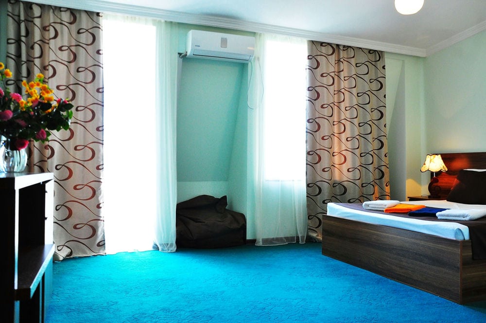 RENESS HOTEL KOBULETI 