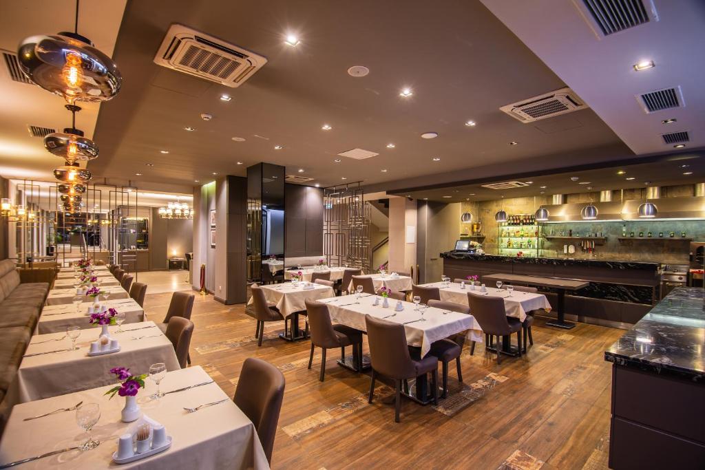CITY AVENUE HOTEL